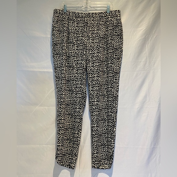 Banana Republic Printed Soft Drapey Pant, size 12L Long - Picture 3 of 9
